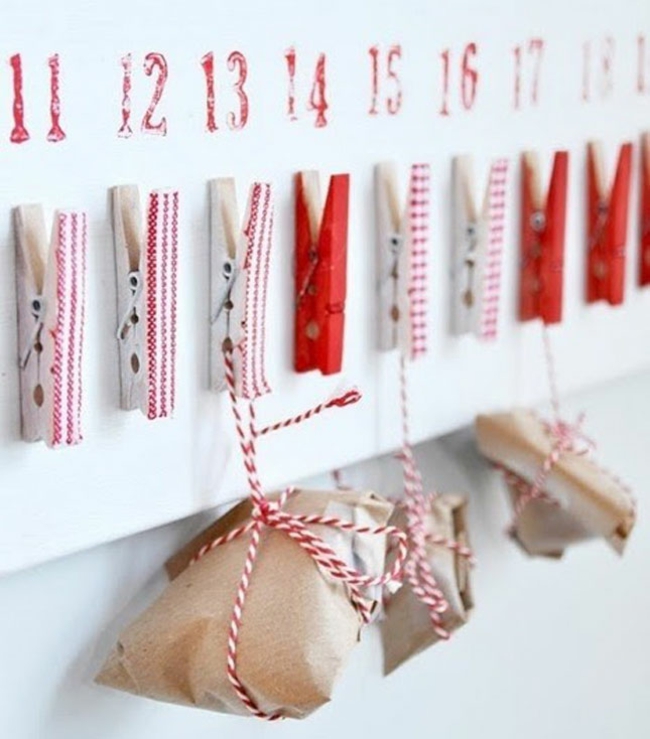 super originelle Idee Adventskalender Wäscheklammer Geschenktüten Wand