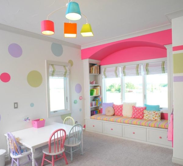 süßes Mädchenzimmer Farbe Stühle Patchwork