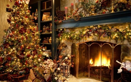 weihnachtsbaum dekoration ueppig baumschmuck girlande kamin kranz