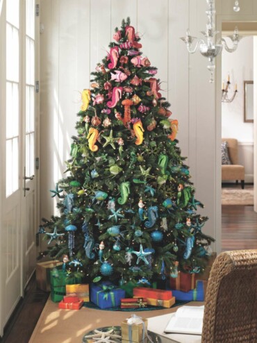 weihnachtsbaum festliche schmücken bunte farben ombre seepferde beach stil