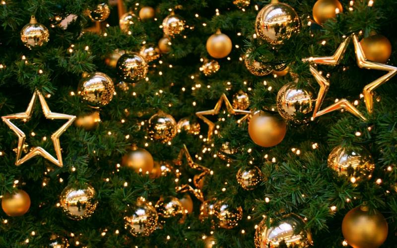 weihnachtsbaum schmücken gold kugeln sterne elegant tipps