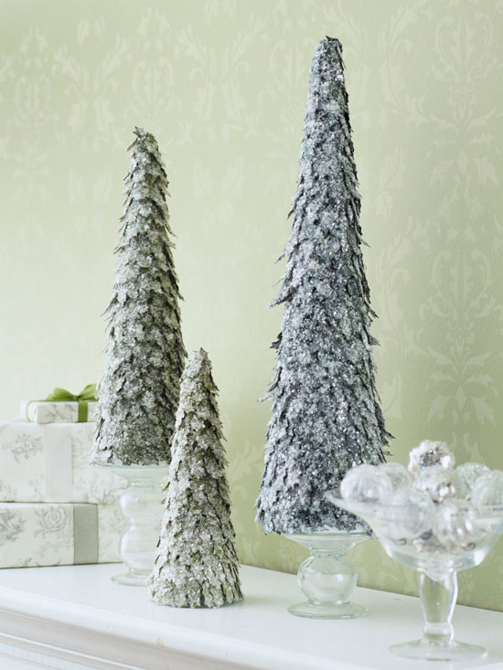 weihnachtsbäume selbst gebastelt glitterfarbe silber