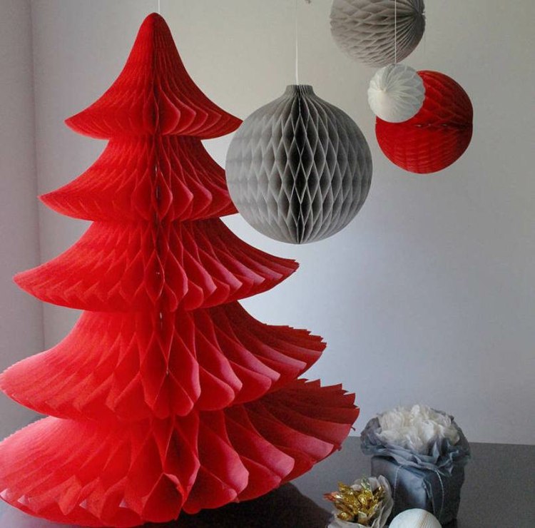 weihnachtsdeko für kleine wohnung modern idee papier rot grau kugel tannenbaum
