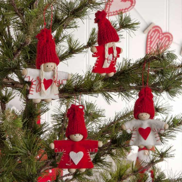 weihnachtsdeko-ideen figuren puppen weihnachtsbaum rot weiss stoff