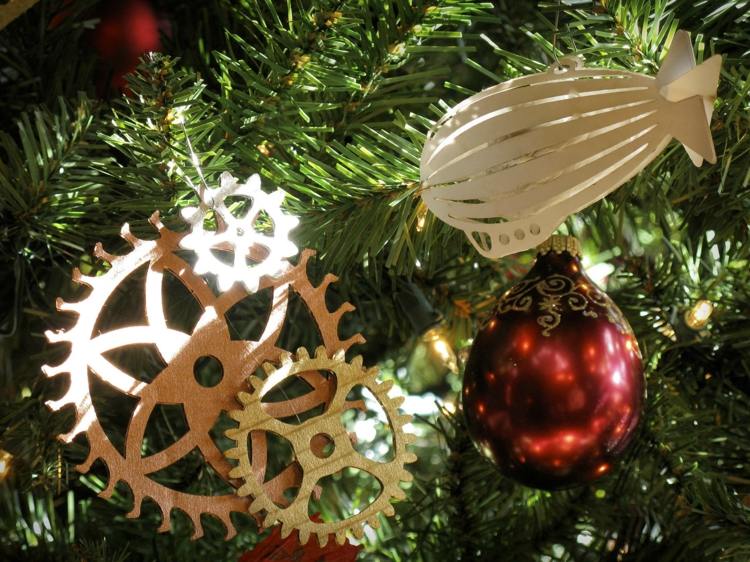 weihnachtsdeko ideen holz design zeppelin zahnraeder gestaltung christbaum