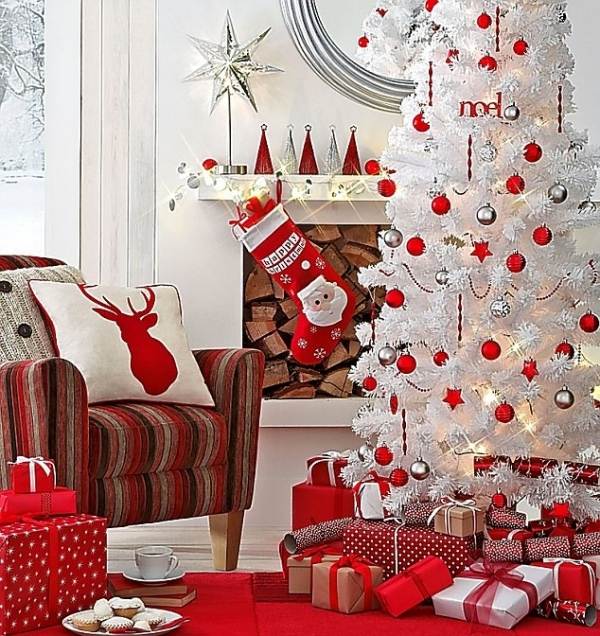 weißer weihnachtsbaum scmücken rote akzente nikolausstiefel