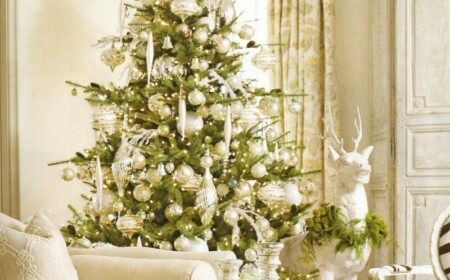 weihnachtsdeko in grün und weiß elegant weihnachtsbuam rentier wohnzimmer