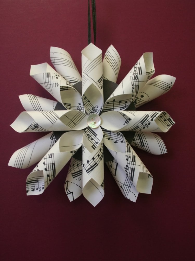 weihnachtsdeko mit sternen notenpapier romantisch design diy gestaltung