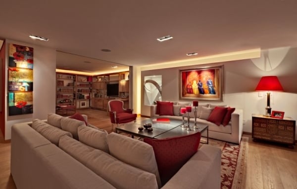 wohnzimmer trendig akzentbeleuchtung innendesign neutrale farben polstermöbel