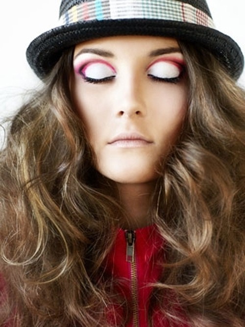 Augen schminken Rouge auftragen- Tipps Gesicht Schminke-Ideen Feiertage