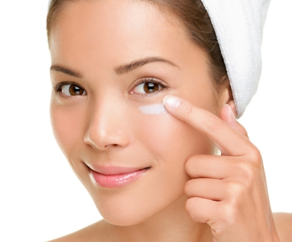Augenringe Augenschatten-Mildern Abdeckstift Pflegetipps schöne Gesichtshaut