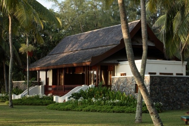 bungalow modern resort strohdach tanjong jara reise erlebnis Landschaft