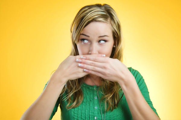Hausmittel gegen Mundgeruch tun Tipps frischen Atem