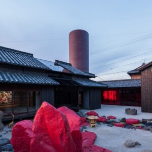 Japanisches Haus Museum Moderne-Kunst teshima Mosaik Fliesen yokoo-nagayama