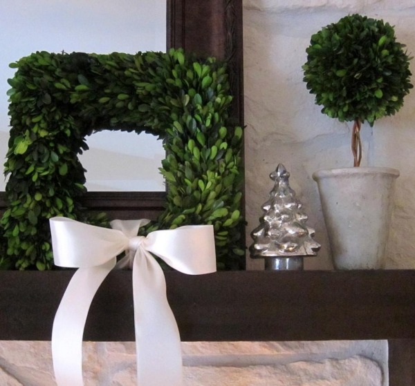 Kaminsims schmücken Weihnachten Idee Bonsai Baum-Bilder Rahlem-weiße Schleife