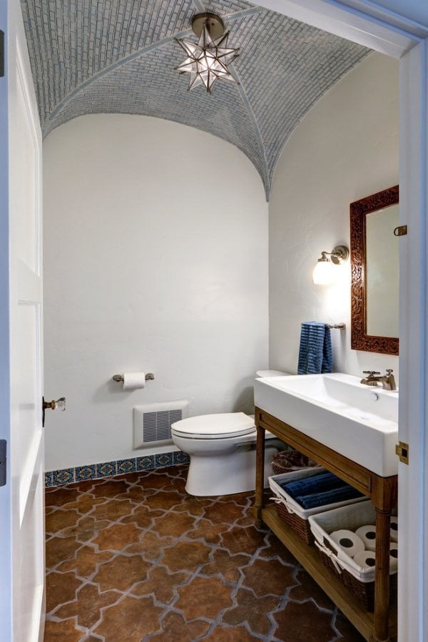 Mediterran Einrichten Badezimmer-Keramik Fliesen verlegen Decken-Gestaltung-Wandputz Waschbecken