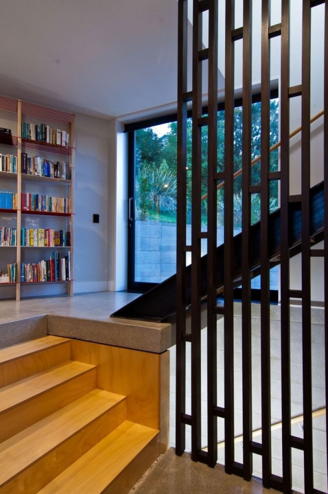 Mezzanin Hausbibliothek-Holztreppen Verglasung-Neuseeland Dublin-Street-House