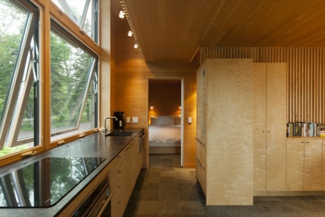 Kubusförmiges Haus-im Wald-dreifach Verglaste-Wand Holztäfelung Innendesign