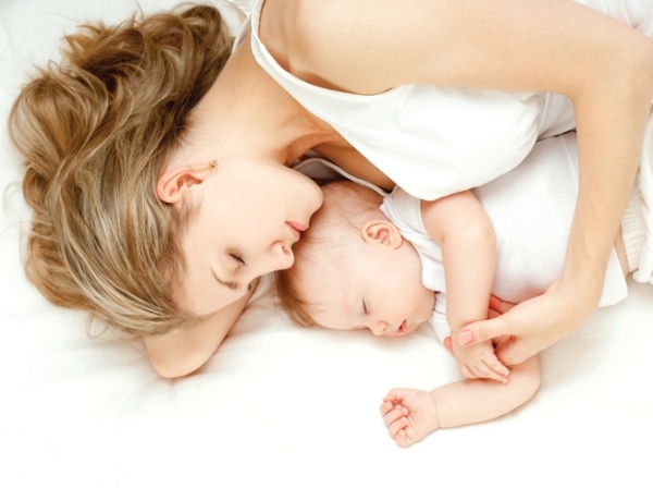 Mutter Baby-Schlafen zusammen Ratgeber Eltern Kind-zum Schlaf-bringen