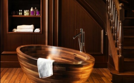 Nussholz Badewanne freistehende Schlafzimmer einrichten komfortable Idee