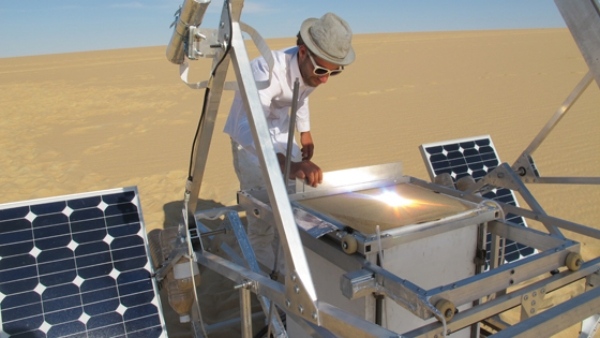 Sonnenenergie einfangen Lasercutter Markus Kayser SolarSinter sandbauten 3d-Drucker