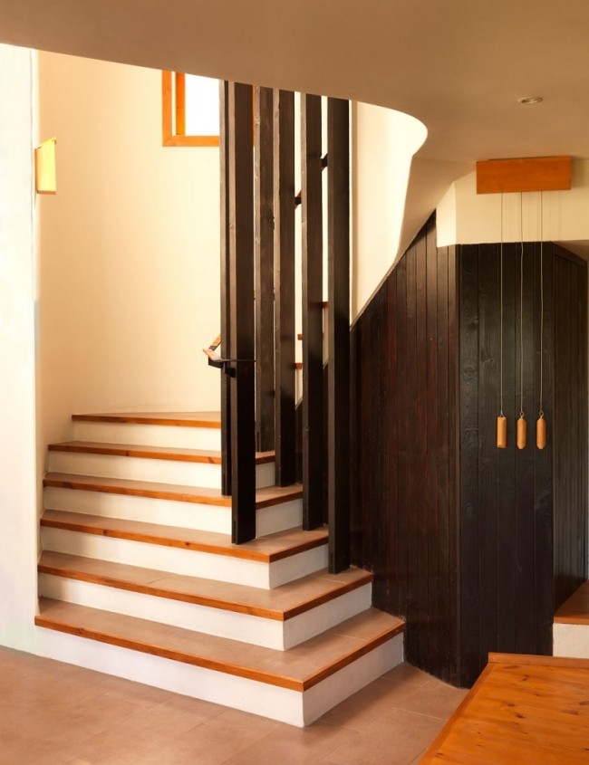 Treppenhaus Gestaltung Innenarchitektur gemütliche Holztöne