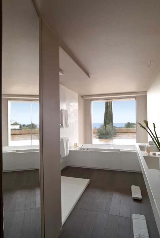 badezimmer-design-hell-entspannt-La-Réserve-Ramatuelle-resort