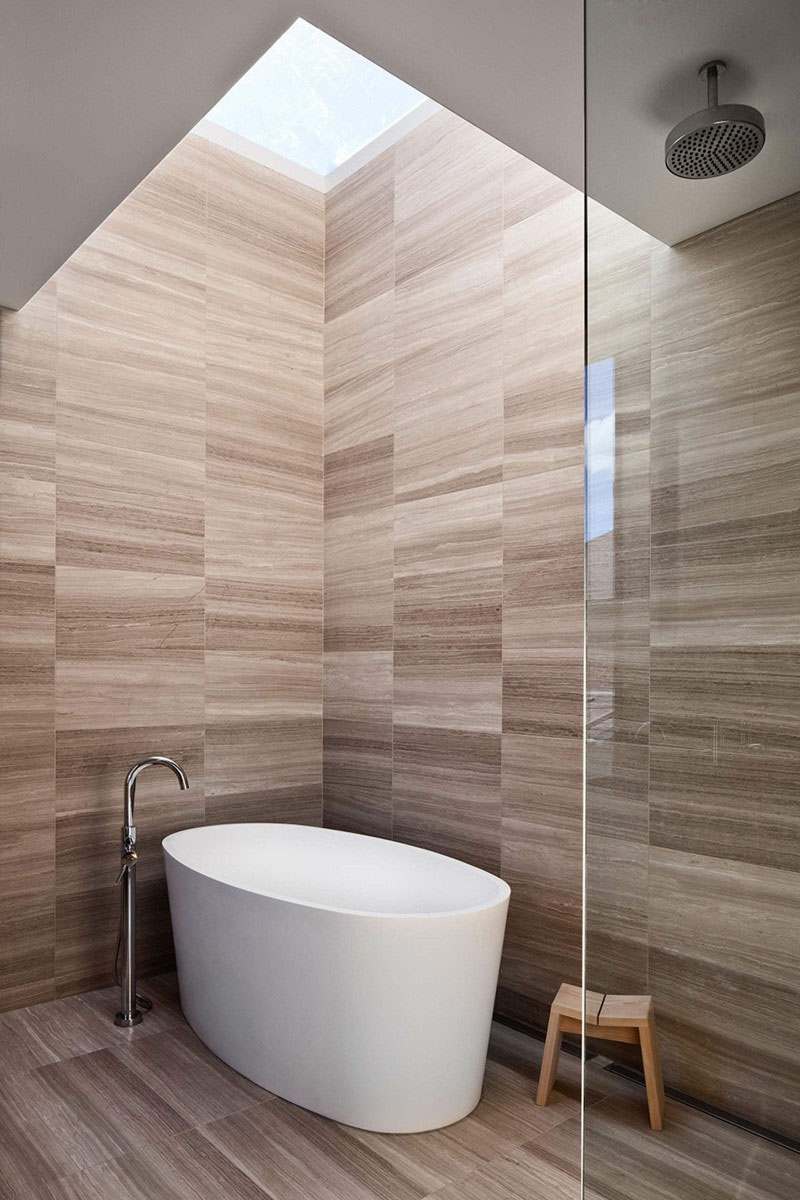 badezimmer fliesen dusche badewanne modern holz imitation beige