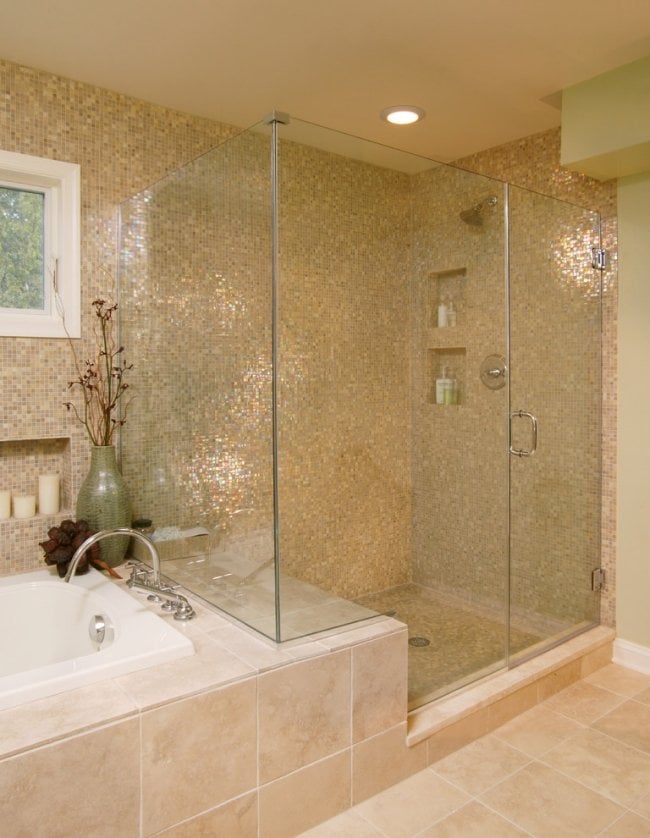 badezimmer glas mosaik fliesen pfirsich farbe glas dusche