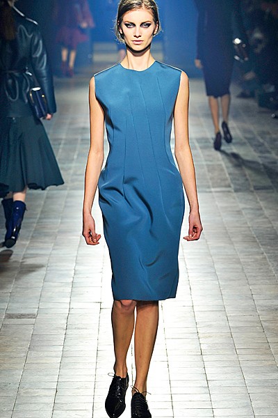 blaues kleid modetrends laufsteg designer lanvin