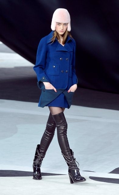 chanel wintermantel kobaltblau modefarben herbst winter 2013 2014