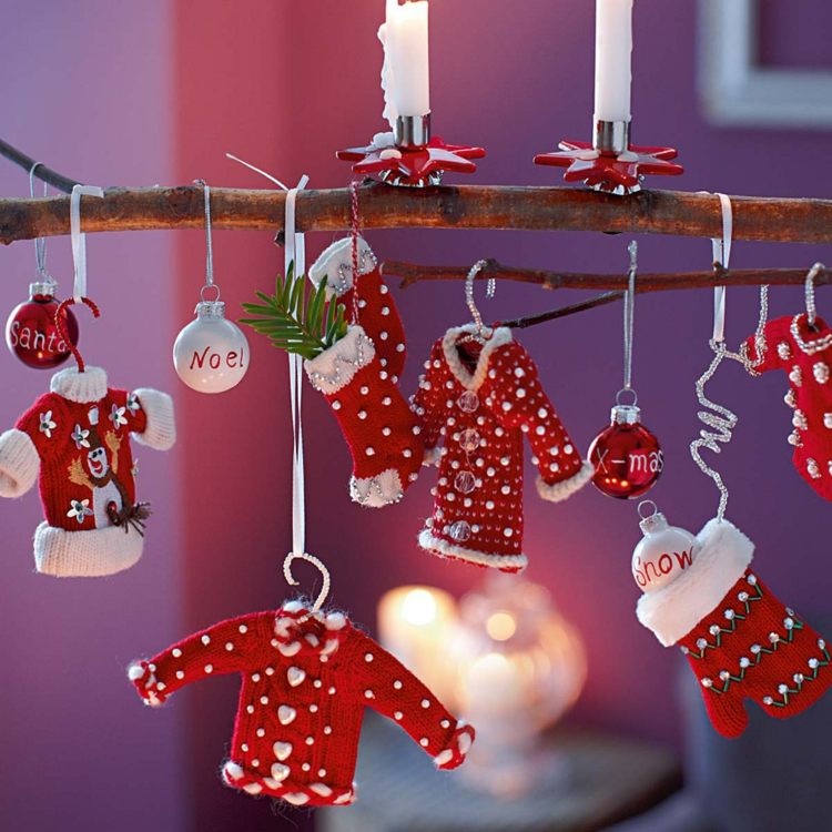 deko für weihnachten winter bekleidung rot weiss anhaenger