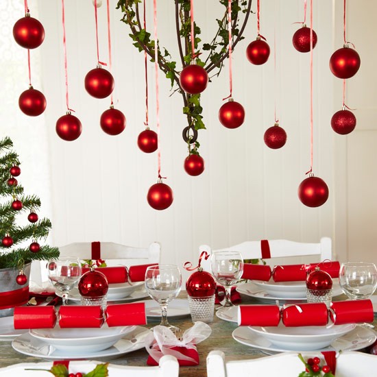 Deko-Ideen für den Weihnachtstisch rot gruen traditionall knallbonbons