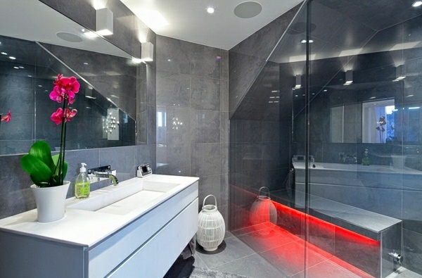 futuristisches Badezimmer LED Beleuchtung Heizkörper