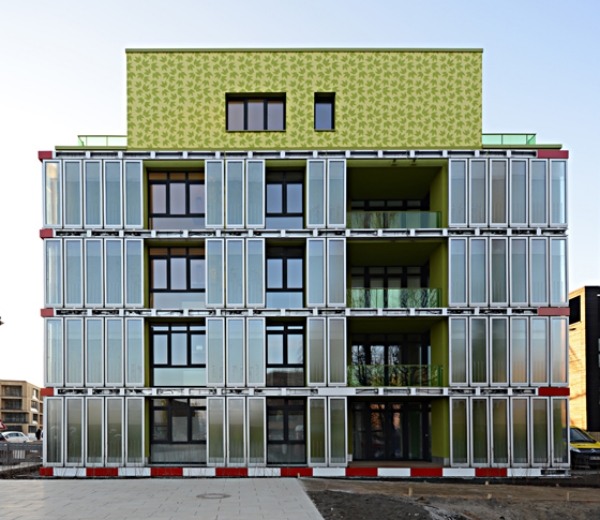 hamburg Exhibition nachhaltige Architektur Mikroalgen lebendig verglaste Fassadenelemente