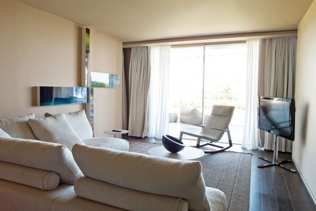 hotel suite creme farbe möbel fernsteh ständer