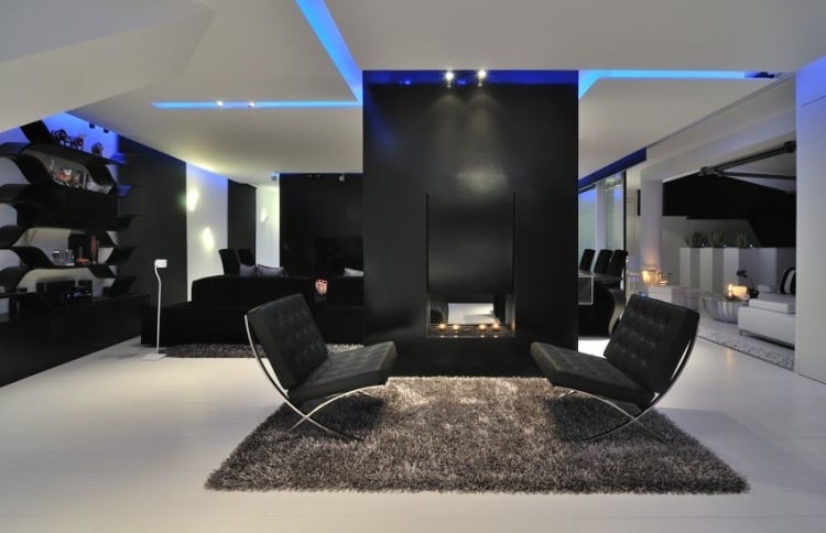 indirekte-LED-Deckenbeleuchtung-wohnzimmer-schwarz-weiss-blaues-licht