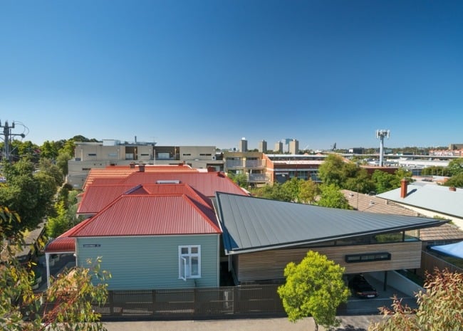 mullet wohnhaus moderner umbau verwinkeltes dach