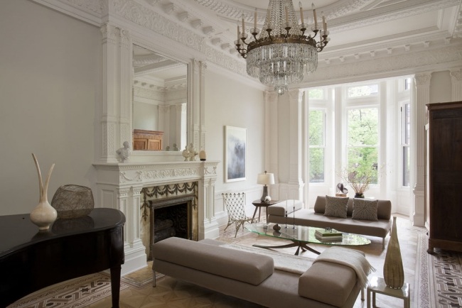 neoklassisches wohnzimmer design Einrichtung verzierte decke kronleuchter