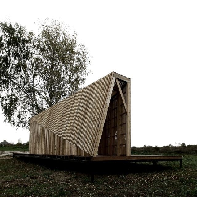 schlichtes sommerhaus naturholz moskau khachaturian architects
