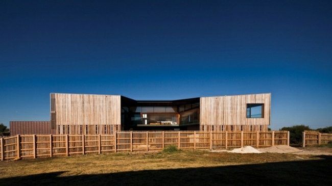 Haus Holz Australien Holzzaun Glas Fassade