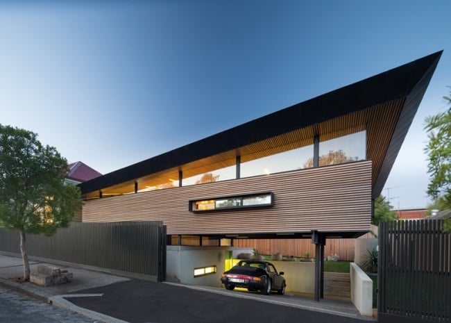 umbau und erweiterung wohnhaus verwinkeltes dach holzfassade