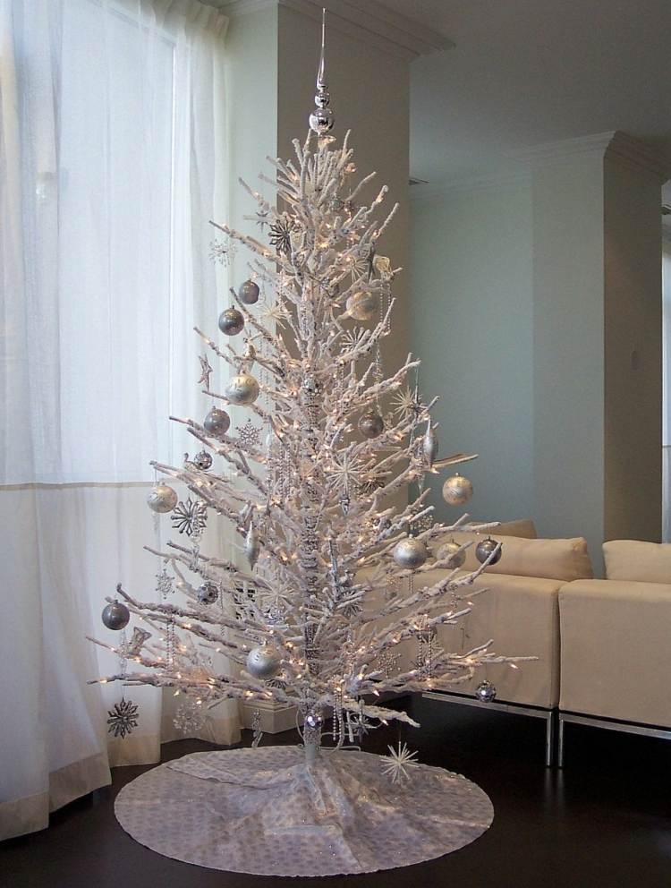weihnachtsdeko ideen weiss weihnachtsbaum silber schmuck elegant