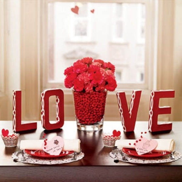 Buchstaben Love-Deko Ideen-Blumenstrauß zum Valentinstag