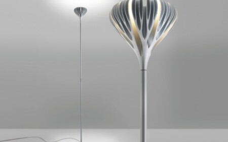 licht inzenierung futuristisch-Zamak Stehlampe-Ross Lovegrove