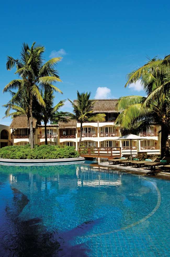 Constance Belle Mare Plage-Luxus Resort Mauritius Hotelanlage Park-Pool