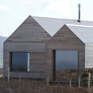 Haus aus Holz Villa Satteldach-borreraig dualchas-architects Schottland Architektur