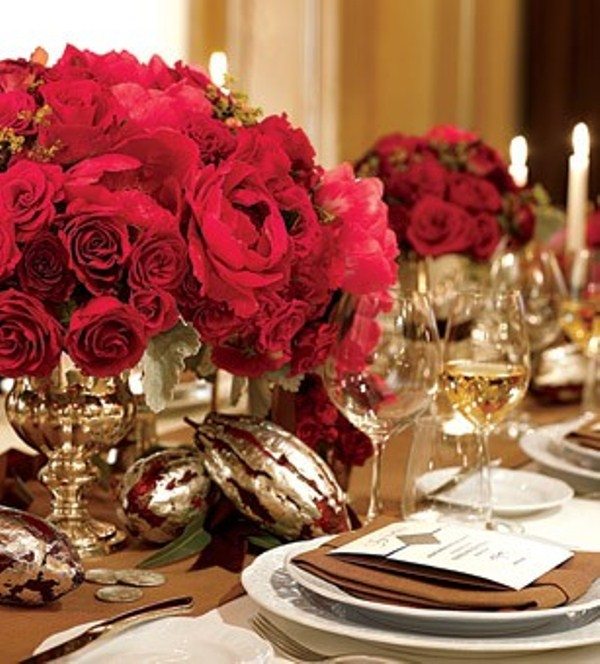Dekorieren mit Blumen ideen Valentinstag-Rot Rosen Dinner Geschirr