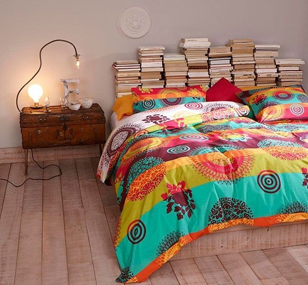 Europaletten Bett-Überwurf modern Regenbogen-Farben Tischlampe minimalistisch