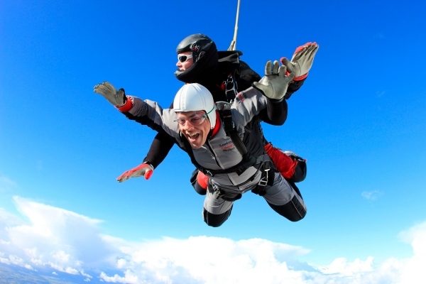 Fallschirm Tandem-sprünge Geschenkideen Männer-Erlebnisgeschenk